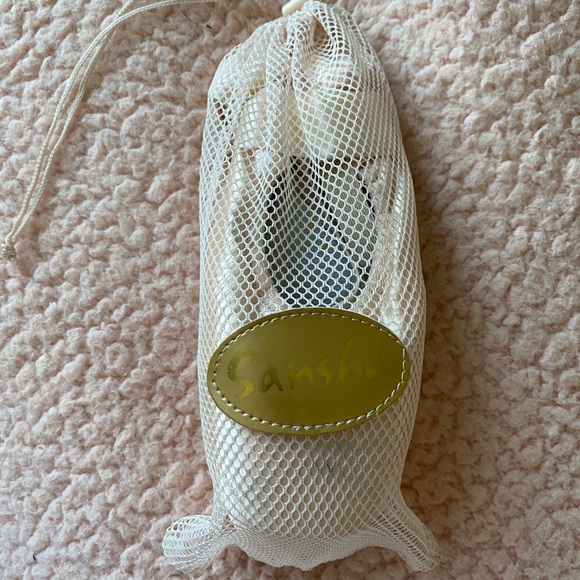 Ballet Pointe Shoes - Picture 3 of 6